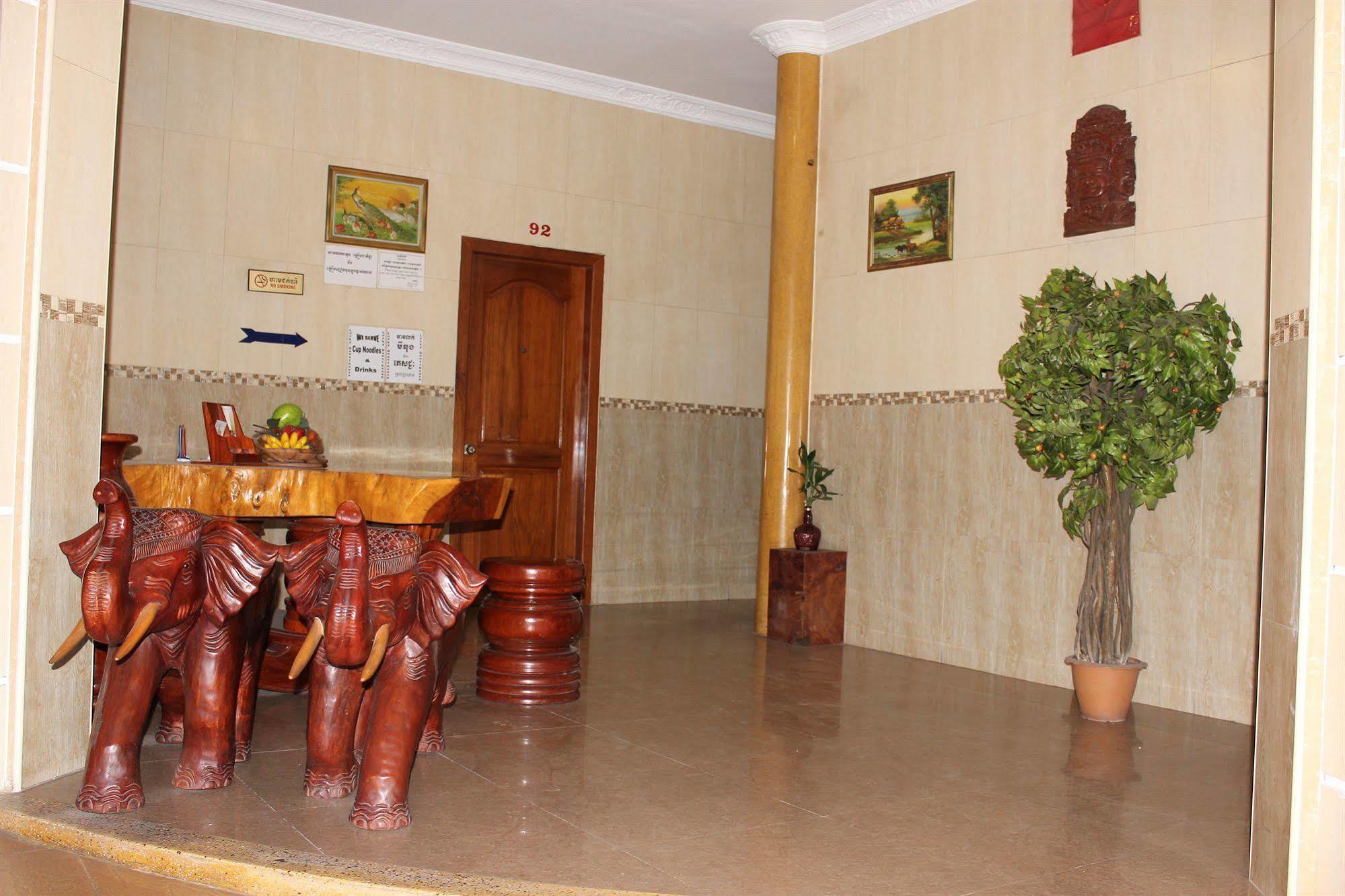 Lucky 1 Guesthouse Phnompen Kültér fotó
